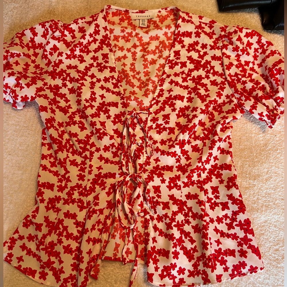 Size 4, topshop floral, red/ white tie in front shirt, great quality & material